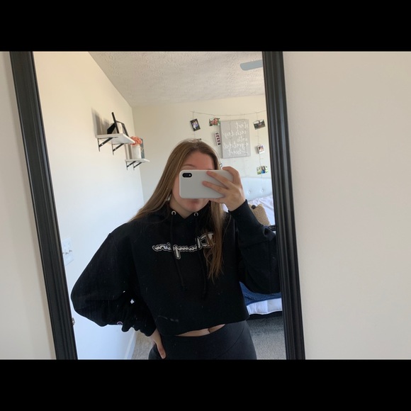 NWOT cropped champion hoodie - Picture 3 of 3